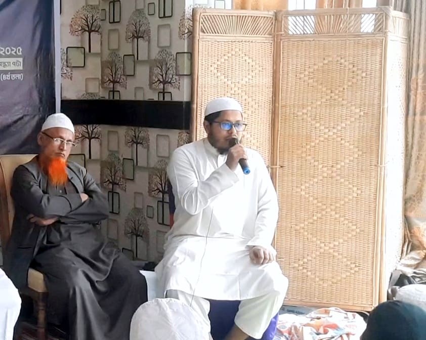 বয়ান করছেন উস্তায মুফতী আমীনুর রশীদ মামনুন, জিম্মাদার, ইফতা বিভাগ, তালীমুল কুরআন ইসলামিয়া মাদ্রসা, তেজগাও ট্র্যাক স্ট্যান্ড মসজিদ, ঢাকা