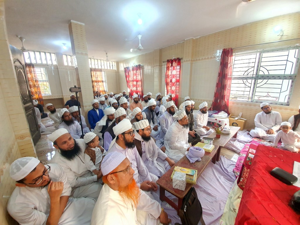মজলিশের কিছু চিত্র