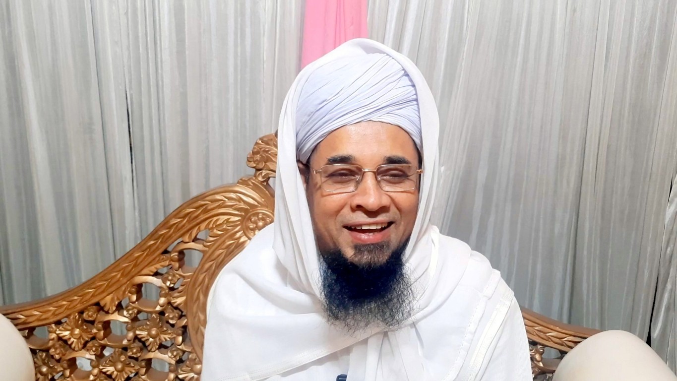 বার্ষিক পরীক্ষায় প্রথম স্থান অর্জন করেন মাওলানা মুফিজুল ইসলাম- হৃদয় গলে সিরিজ লেখক