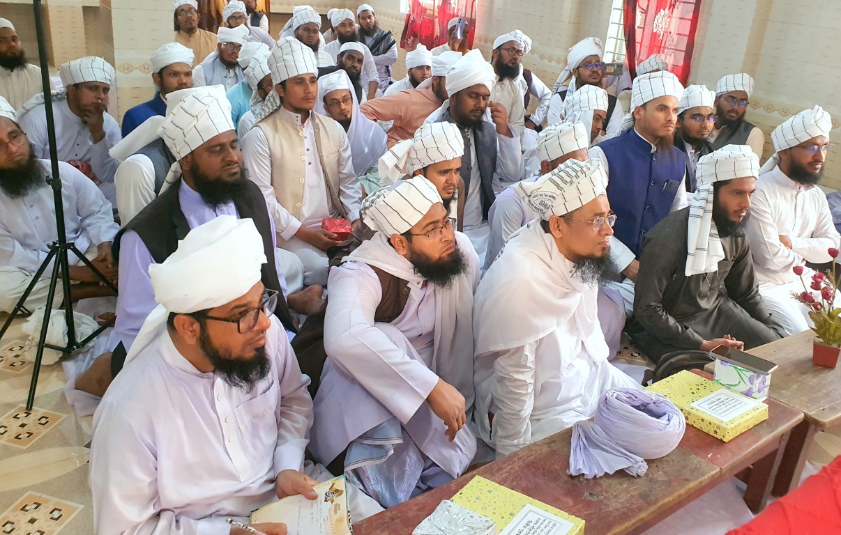 শিক্ষার্থীদের একাংশ